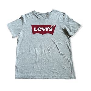 Levi’s shirt size Large